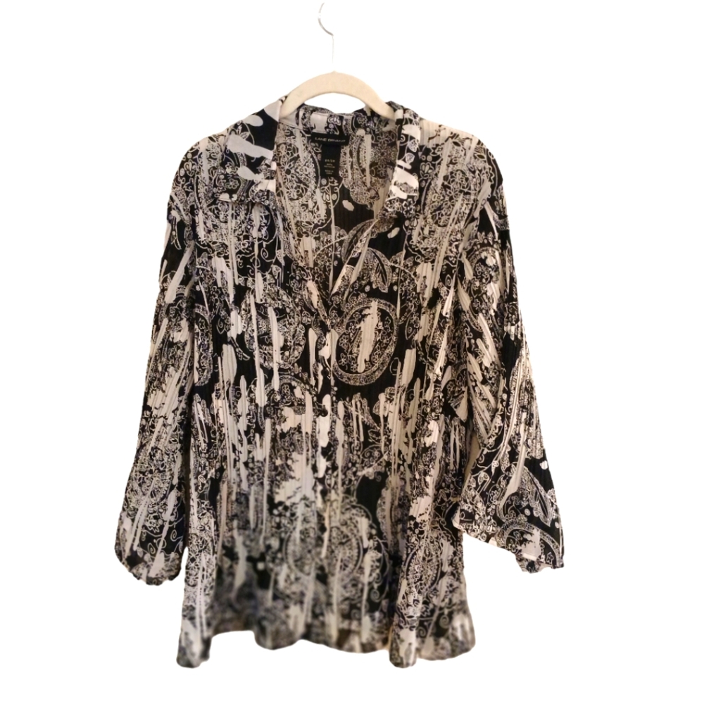 Lane  Bryant Women's Modern Floral Print Crinkle Top Size 4X   26/28